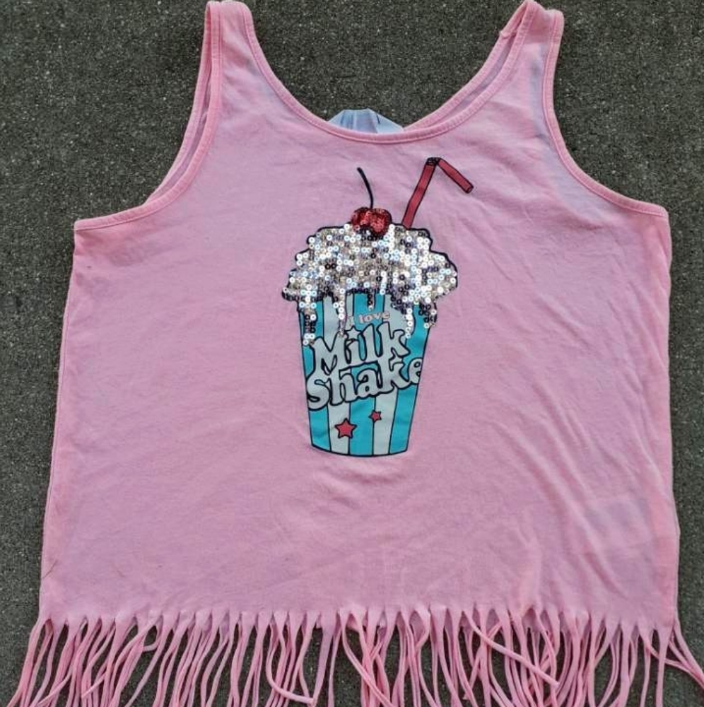 A kids H&M pink shirt